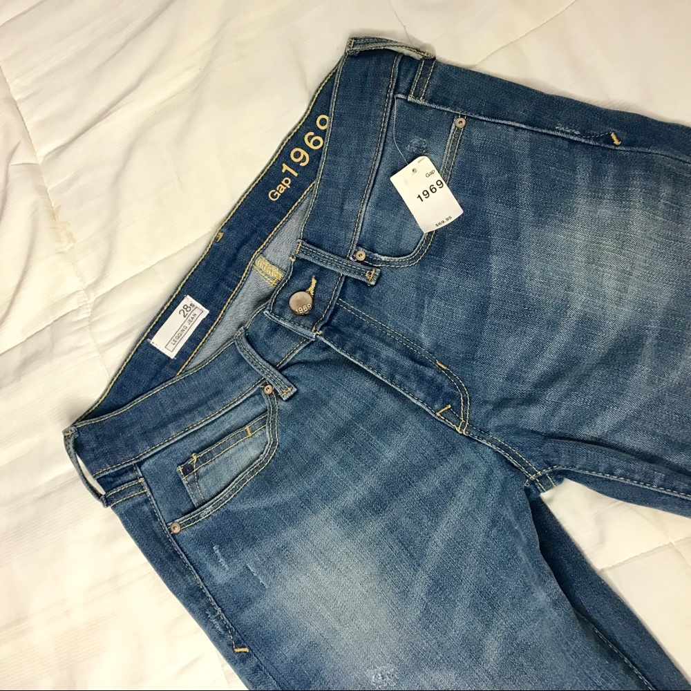 GAP NWT JEANS 👖 SZ 28